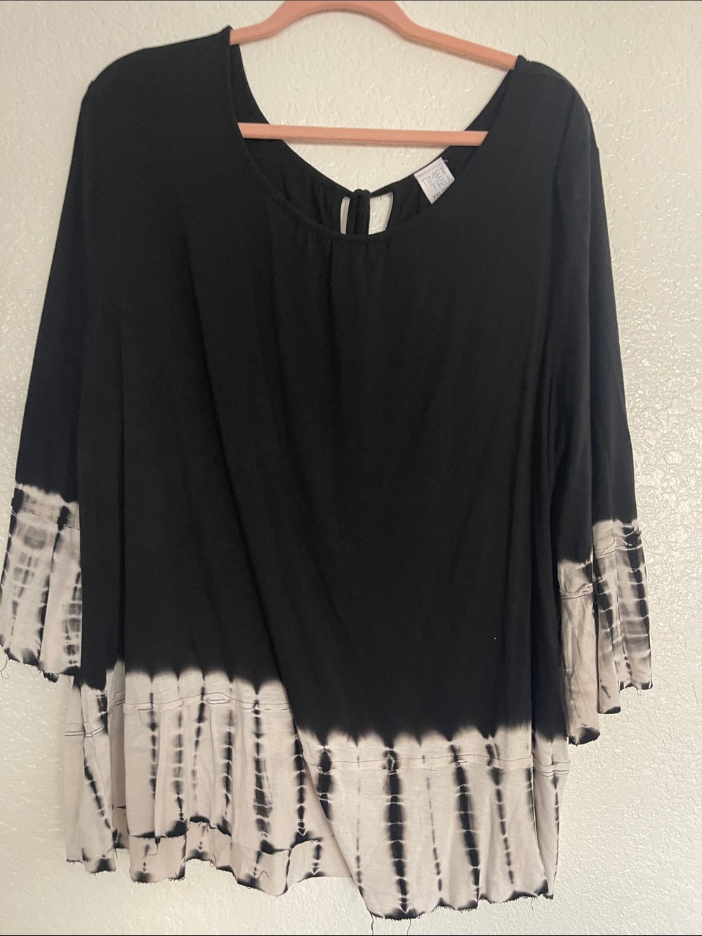 Time and Tru Black and White Tie-Dye Hem 3/4 Sleeve Tunic